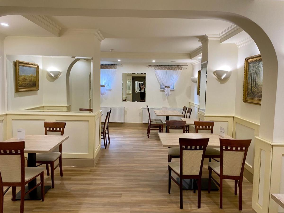 Senator Bed and Breakfast Κατοβίτσε Εξωτερικό φωτογραφία