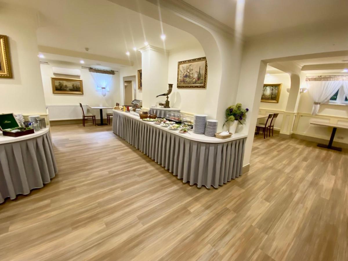 Senator Bed and Breakfast Κατοβίτσε Εξωτερικό φωτογραφία